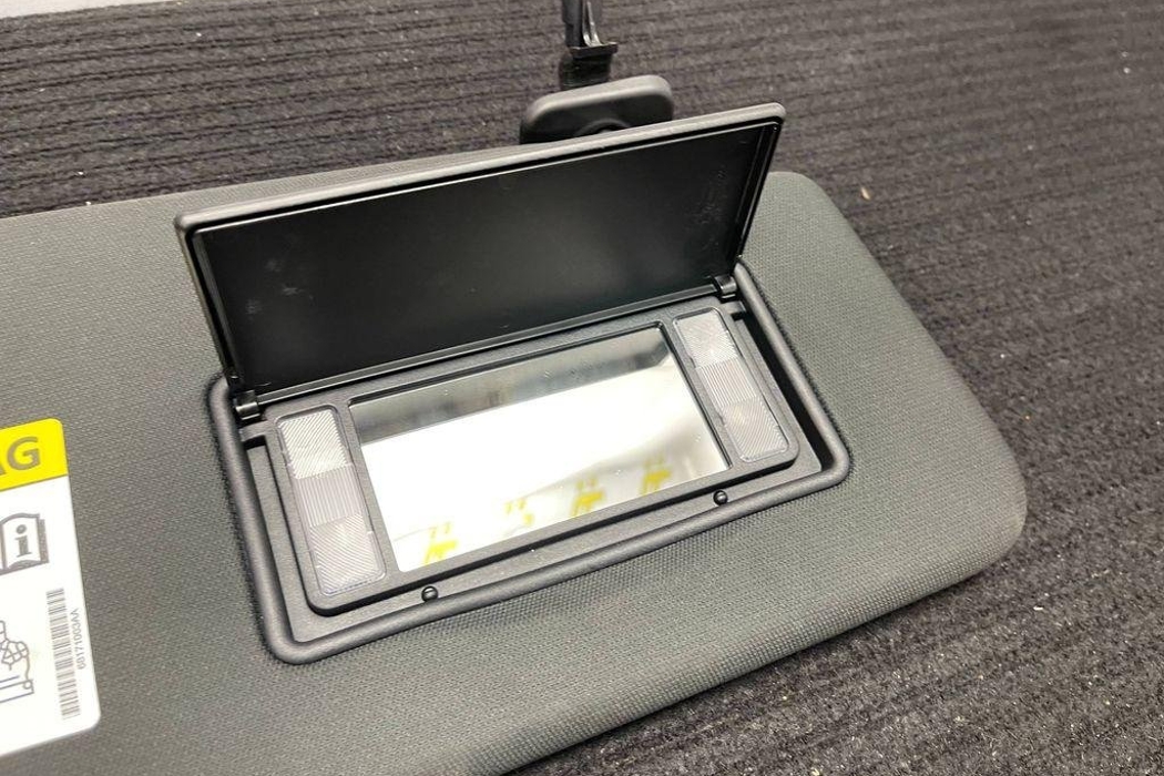 DODGE Ram 4 generation (2008-2023) Labās puses saulessargs 6CR69TX7AE 32191774