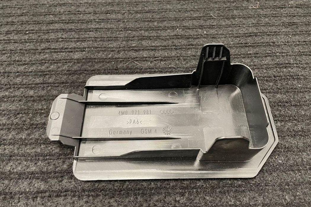 AUDI A6 C8/4K (2018-2024) Seat trim details 4M0971981 32193004