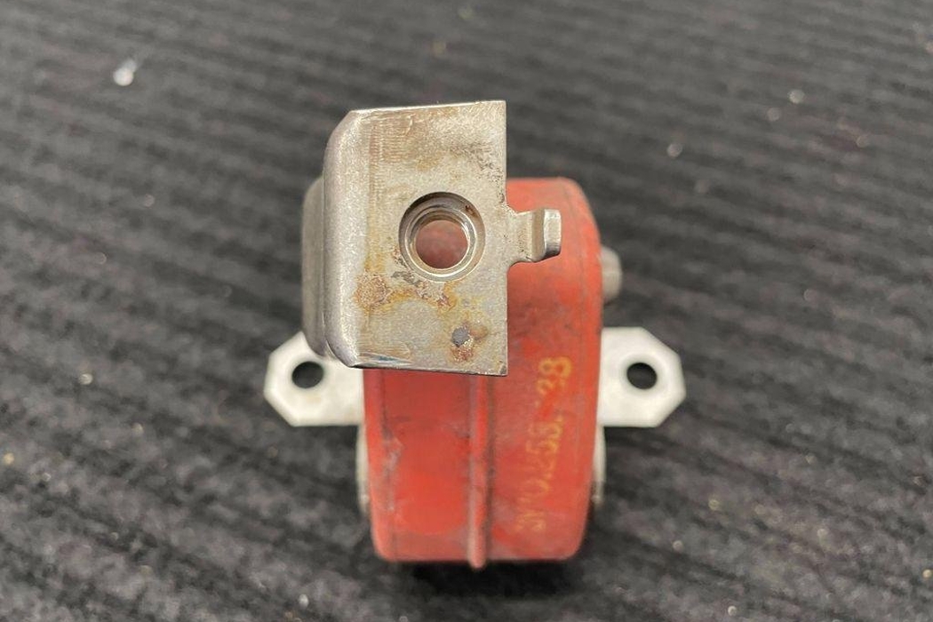 BENTLEY Continental Exhaust Hanger Bracket 8L9253147,3W0253138 32193048