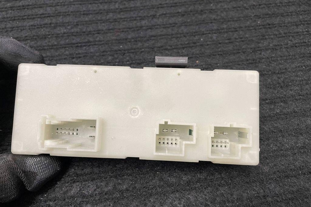 BMW 3 Series G20/G21/G28 (2018-2024) Aizmugurējā vāka / bagāžnieka vadības bloks 0005000000,A2C7671601100,61355A19DB2,5A19DB2 32193396