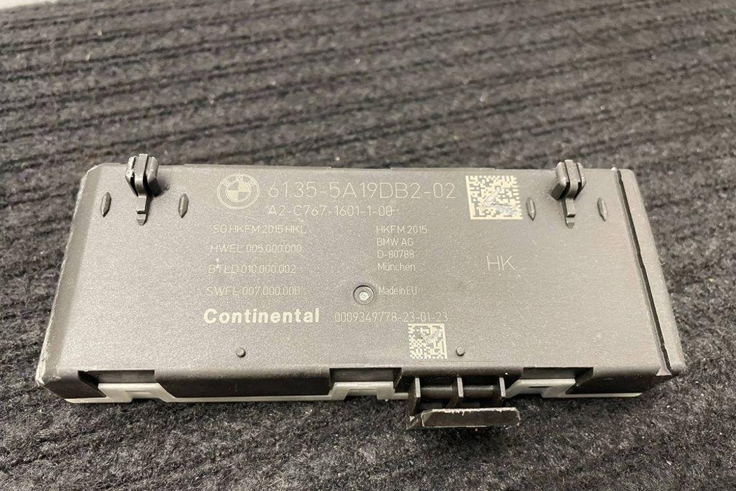 BMW 3 Series G20/G21/G28 (2018-2024) Aizmugurējā vāka / bagāžnieka vadības bloks 0005000000,A2C7671601100,61355A19DB2,5A19DB2 32193396