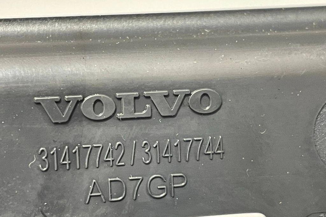 VOLVO XC60 2 generation (2017-2024) Vzduchové mriežky stredovej konzoly 31417744,31417742 32195870