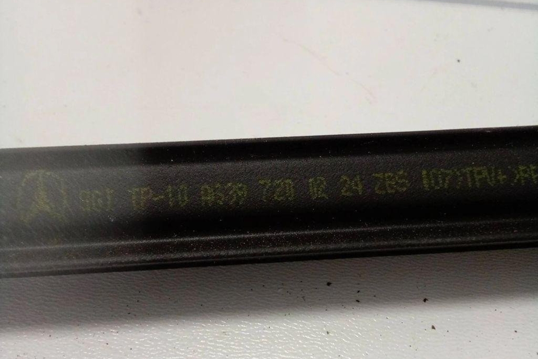 MERCEDES-BENZ Vito W639 (2003-2015) Front Right Door Window Molding A6397200224 32196889