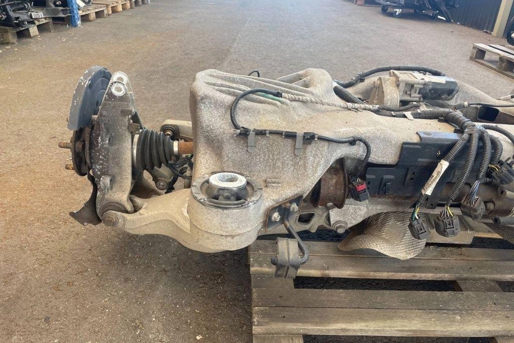 LAND ROVER Range Rover 4 generation (2012-2022) Rear Axle 32197508