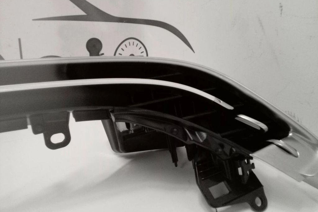 MERCEDES-BENZ E-Class W213/S213/C238/A238 (2016-2024) Vzduchové mriežky stredovej konzoly A2148304200 32198284