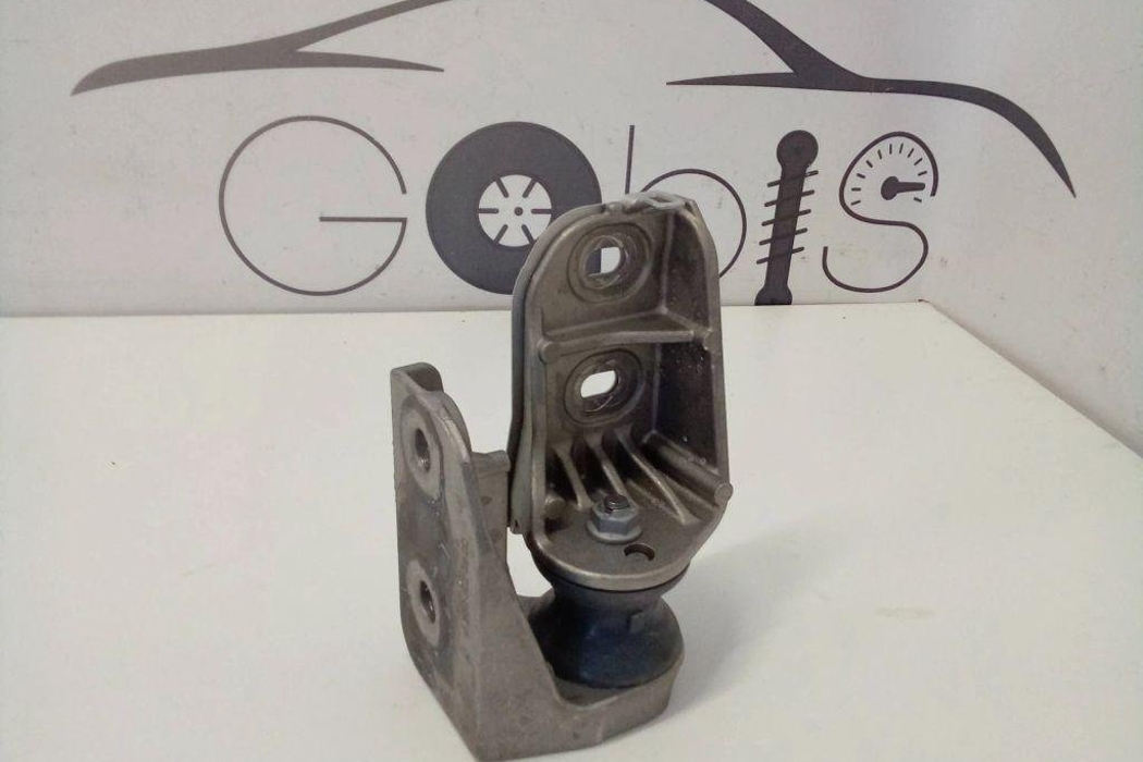 MERCEDES-BENZ E-Class W213/S213/C238/A238 (2016-2024) Exhaust Hanger Bracket A2064920800 32198467