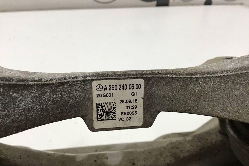 MERCEDES-BENZ CLS-Class C219 (2004-2010) Gearbox Mount Bracket A2902400600 32201443