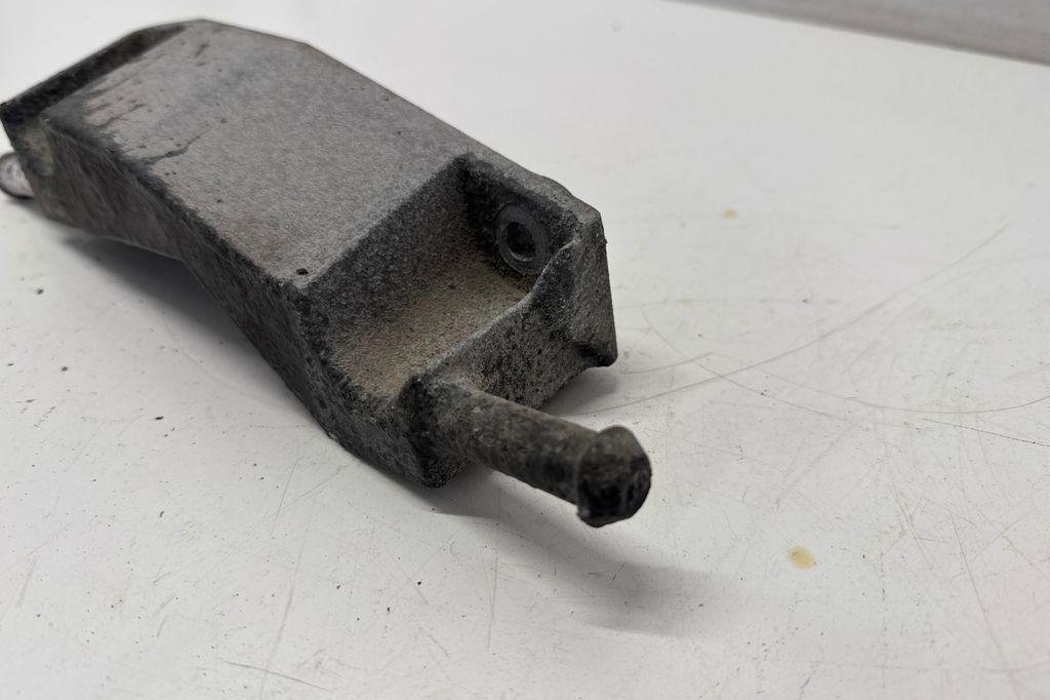 DODGE Ram 4 generation (2008-2023) Exhaust Hanger Bracket 32203518