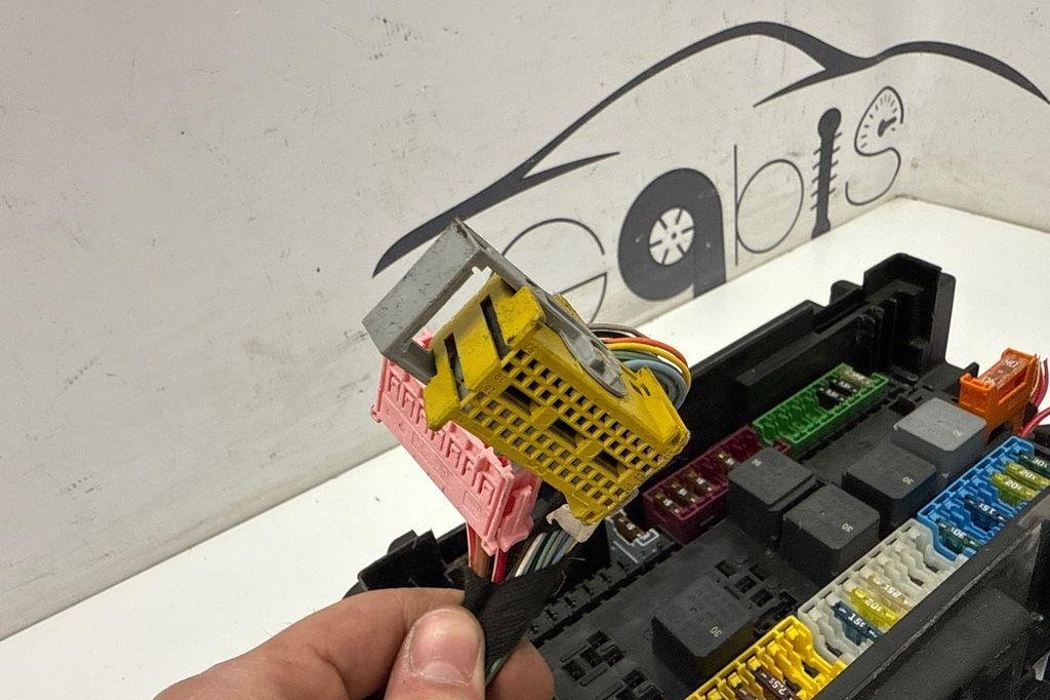 MERCEDES-BENZ GLE W166 (2015-2018) Fuse box A1669061202 32203972