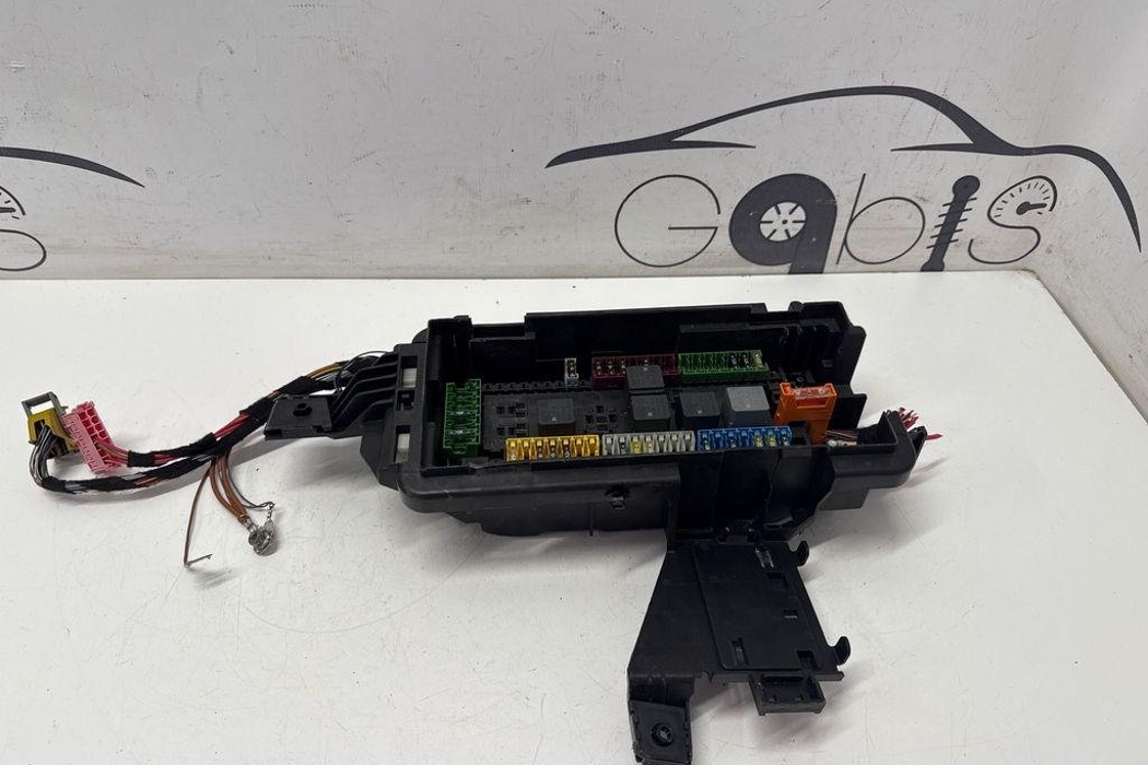 MERCEDES-BENZ GLE W166 (2015-2018) Fuse box A1669061202 32203972