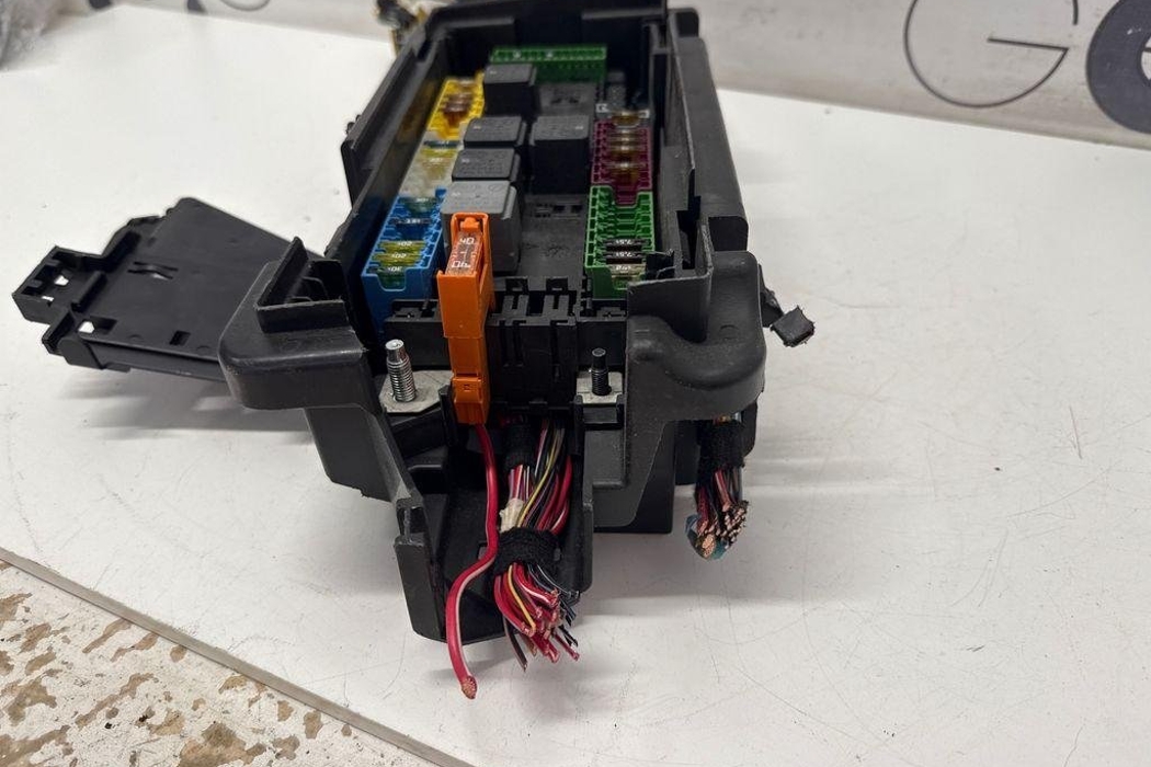 MERCEDES-BENZ GLE W166 (2015-2018) Fuse box A1669061202 32203972