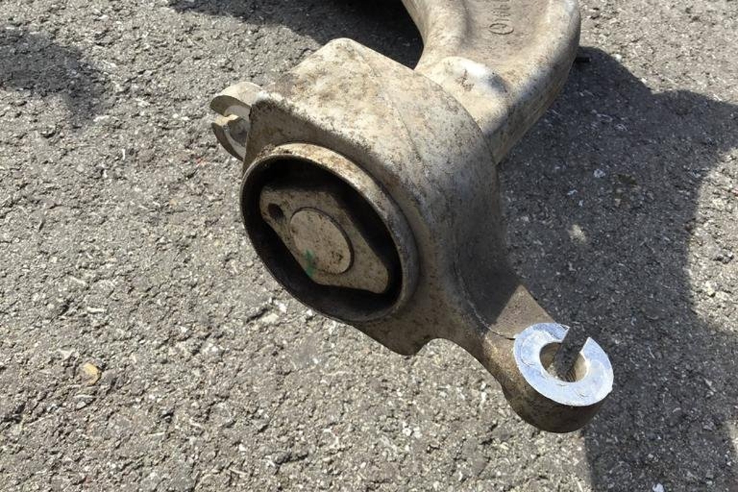 MERCEDES-BENZ GLE W166 (2015-2018) Front Left Wheel Hub 16603,16609 32203995