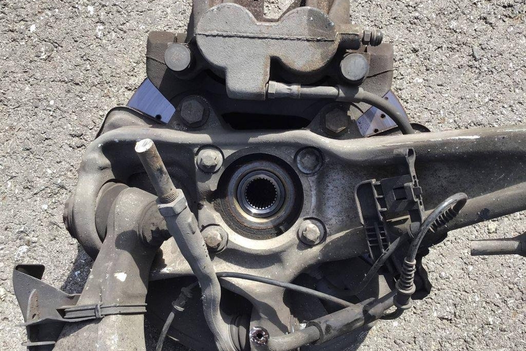 MERCEDES-BENZ GLE W166 (2015-2018) Front Left Wheel Hub 16603,16609 32203995