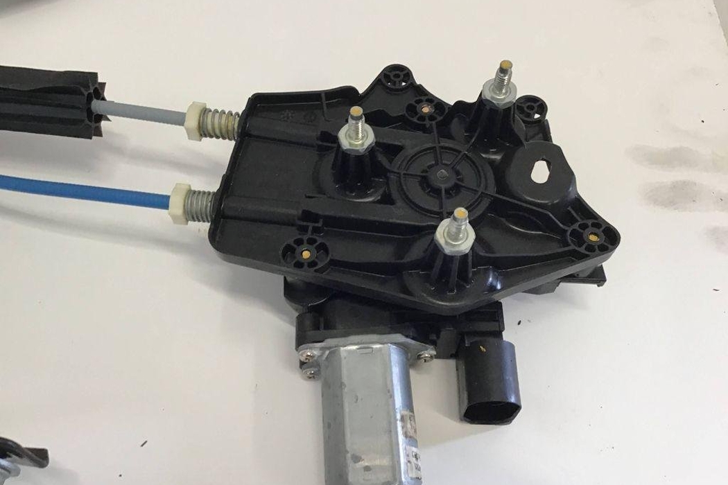 BMW iX I20 (2021-2024) Стеклоподъемник передней левой двери 7932189,5A09AE5 32204016