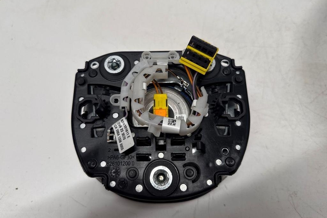VOLVO XC60 2 generation (2017-2024) Steering Wheel 32227595 32204507