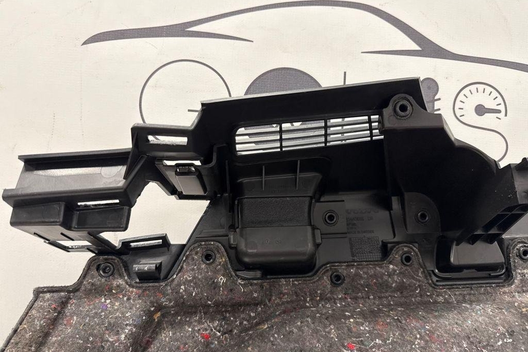 VOLVO XC60 2 generation (2017-2024) Left Side Trunk Trim 32353994 32204514