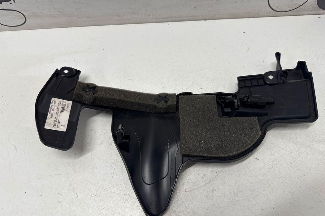 VOLVO XC60 2 generation (2017-2024) Panel Trim Lower 31651109,31651102,32297082,32297085 32204534