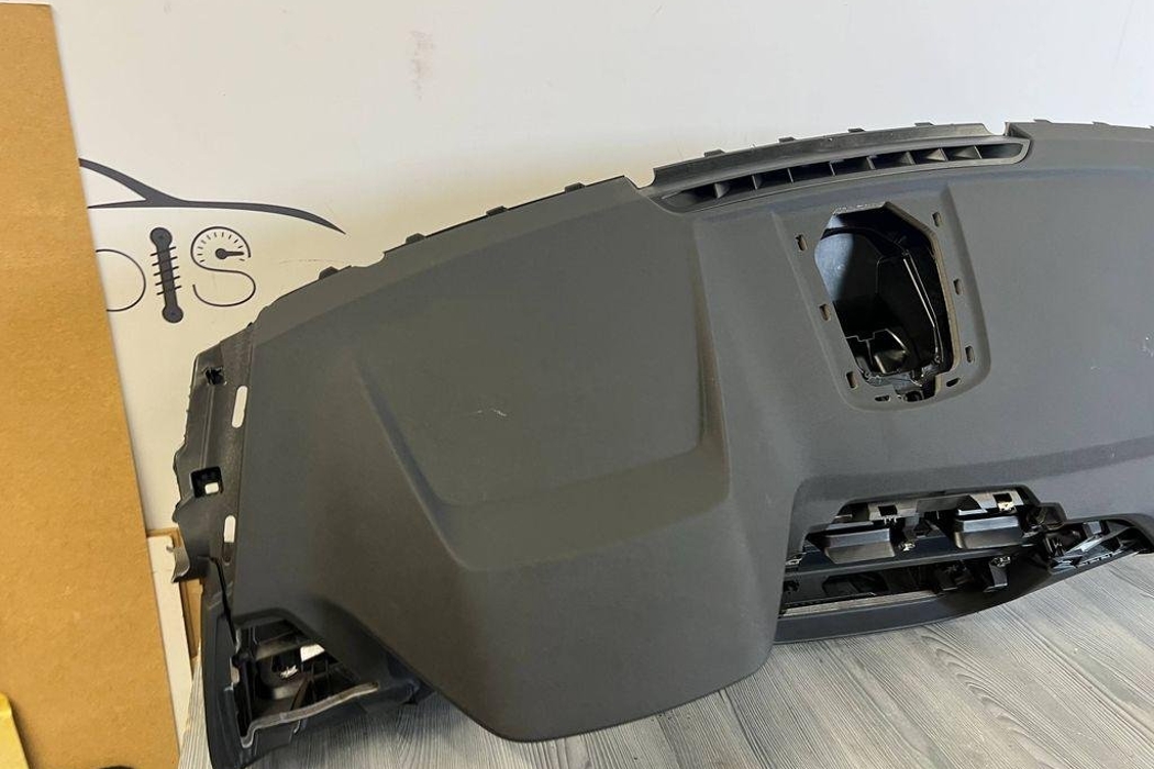 BMW X3 G01 (2017-2024) Передняя панель салона 32204948