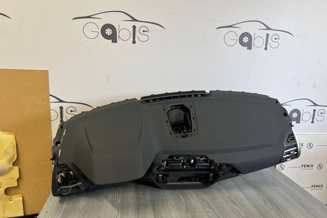 BMW X3 G01 (2017-2024) Передняя панель салона 32204948