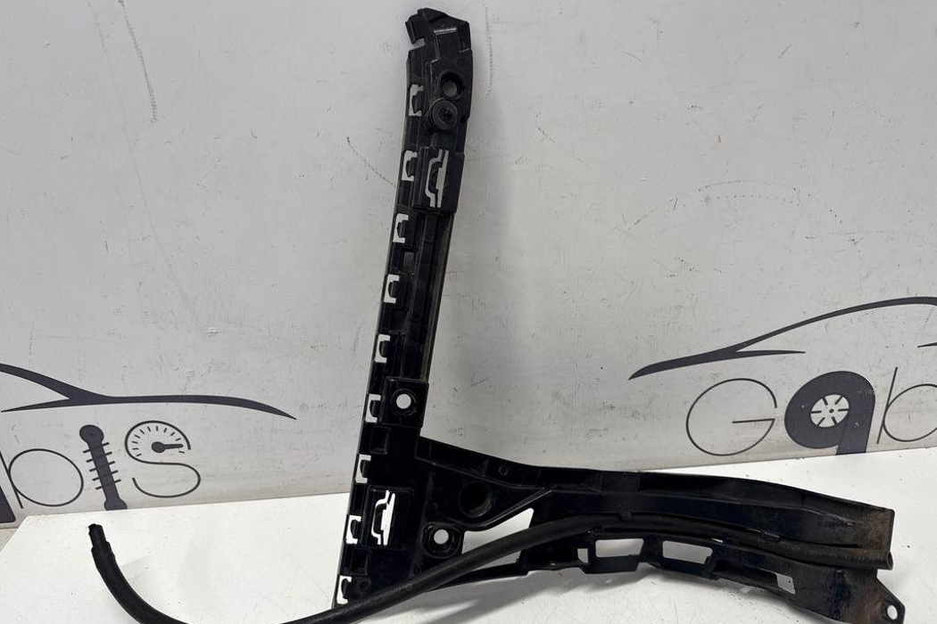 MERCEDES-BENZ C-Class W205/S205/C205 (2014-2023) Aizmugurējā labā bampera stiprinājums A2058802102 32205443