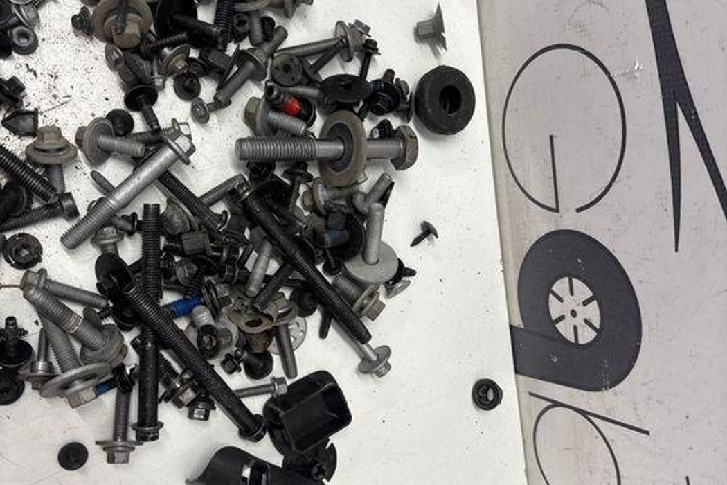 VOLVO XC60 2 generation (2017-2024) Bolts 32205515