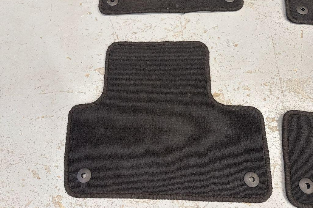VOLVO XC60 2 generation (2017-2024) Floor Mat Set 32205519