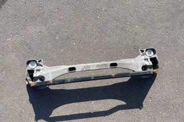 BENTLEY Continental Front Suspension Subframe 32192597