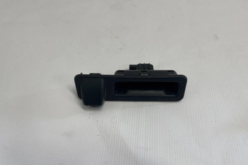 BMW 3 Series G20/G21/G28 (2018-2024) Bagāžas nodalījuma rokturis 14476910 32197139