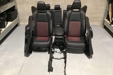 TOYOTA RAV4 5 generation (XA50) (2018-2024) Interiérové sedadlá s kitom dverí 32203743