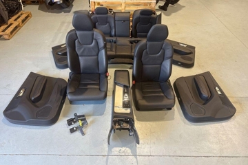 VOLVO XC60 2 generation (2017-2024) Interiérové sedadlá s kitom dverí 32203828