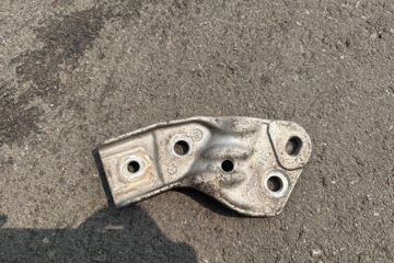 MERCEDES-BENZ GLC X253 (2015-2024) Front right stabilizer bracket A2053230140 32204253