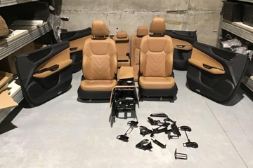 LEXUS LX 3 generation (2007-2024) Interiérové sedadlá s kitom dverí 32204316