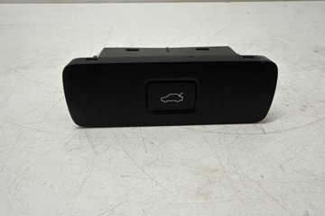 VOLVO XC60 2 generation (2017-2024) Back cover Open Switches 32350330 32204525