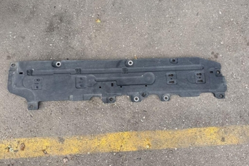 VOLVO XC60 2 generation (2017-2024) Right Side Underbody Cover 32260495 32204654