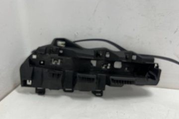 BMW iX I20 (2021-2024) Aizmugurējā labā bampera stiprinājums 9878962 32205227