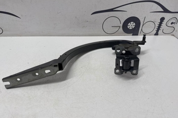 AUDI A4 B9/8W (2015-2024) Kreisās puses bagāžnieka eņģe 8W5827305A 32205260