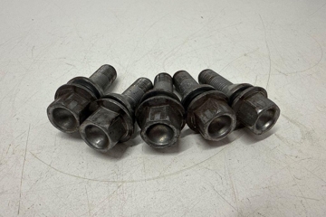 VOLVO XC60 2 generation (2017-2024) Bolts 32205517
