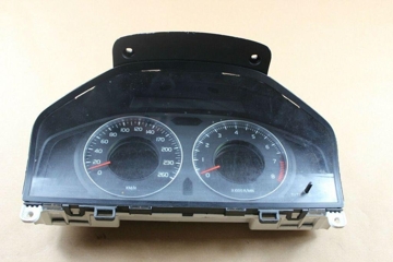 VOLVO V70 3 generation (2007-2020) Instrumentu panelis/spidometrs 31270898AA 31939078