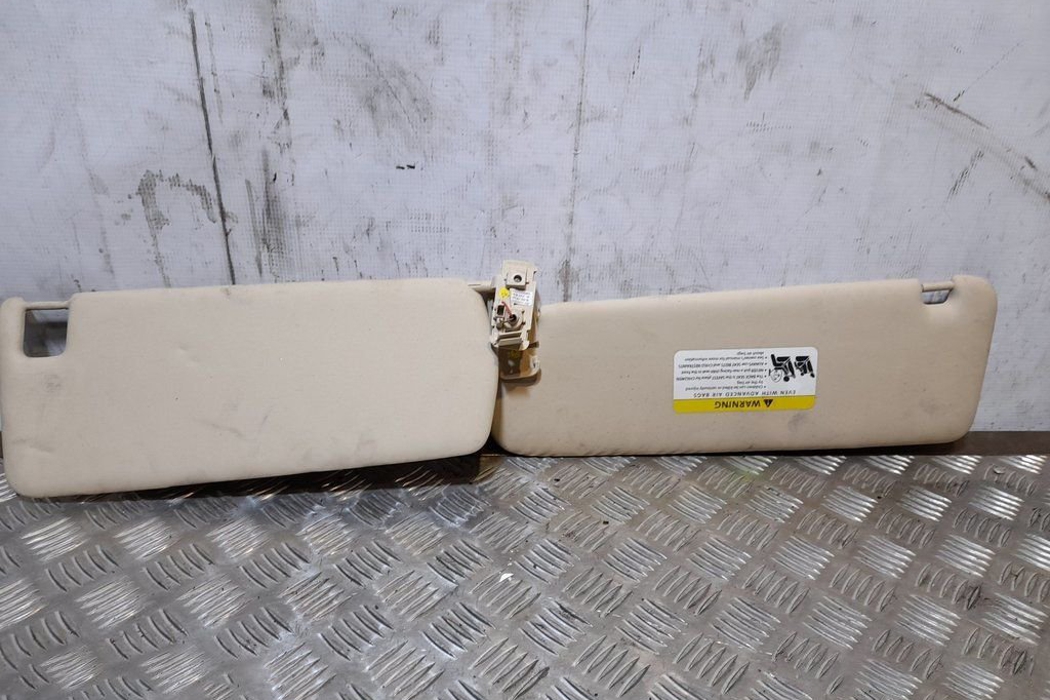 VOLKSWAGEN Touareg 2 generation (2010-2018) Right Side Sun Visor 7P6857552M 15328638