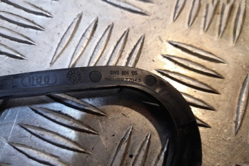 AUDI A4 B9/8W (2015-2024) Citas salona daļas 8W5864135 15348674