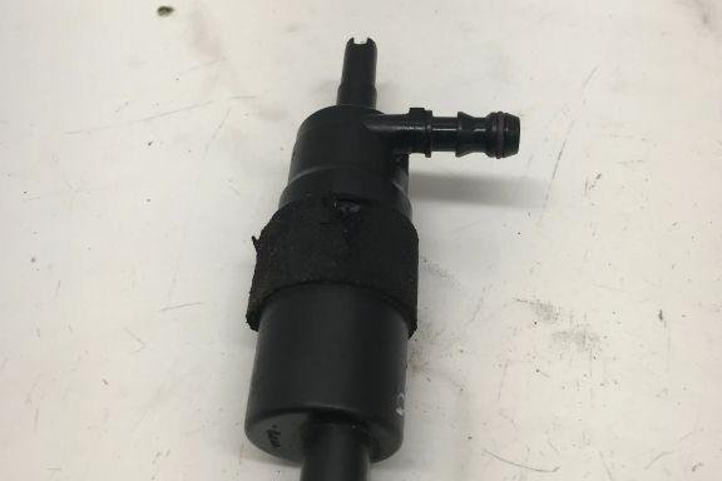 AUDI A6 C8/4K (2018-2024) Headlight washer motor 67126973097,00101612V,67128377613,1209387,1J0973722A,1J0955681,67120154875,5ND955681,67128362157,MR911031,3B0955681A,1112804,3B7955681 32208912