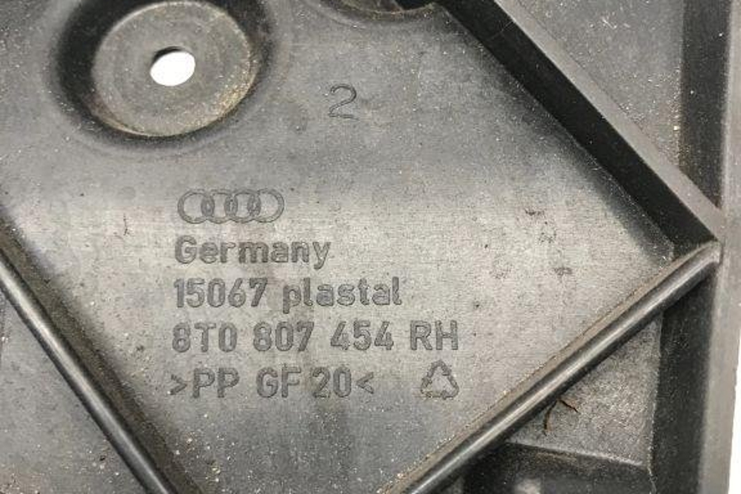 AUDI A5 8T (2007-2016) Aizmugurējā kreisā bampera stiprinājums 8T0807454B,150678818,8T0807454 32208993