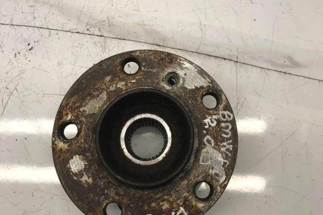 BMW 5 Series F10/F11 (2009-2017) Rear Right Wheel Hub 32209146