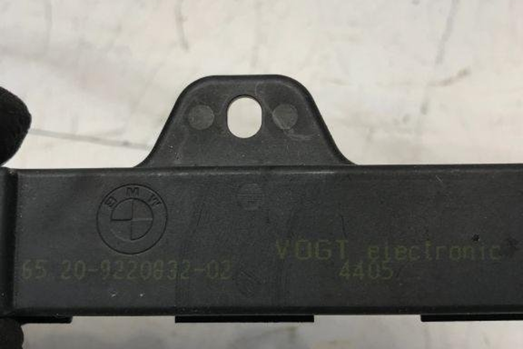 BMW 5 Series F10/F11 (2009-2017) Keyless Entry Antenna 9220832 32209172