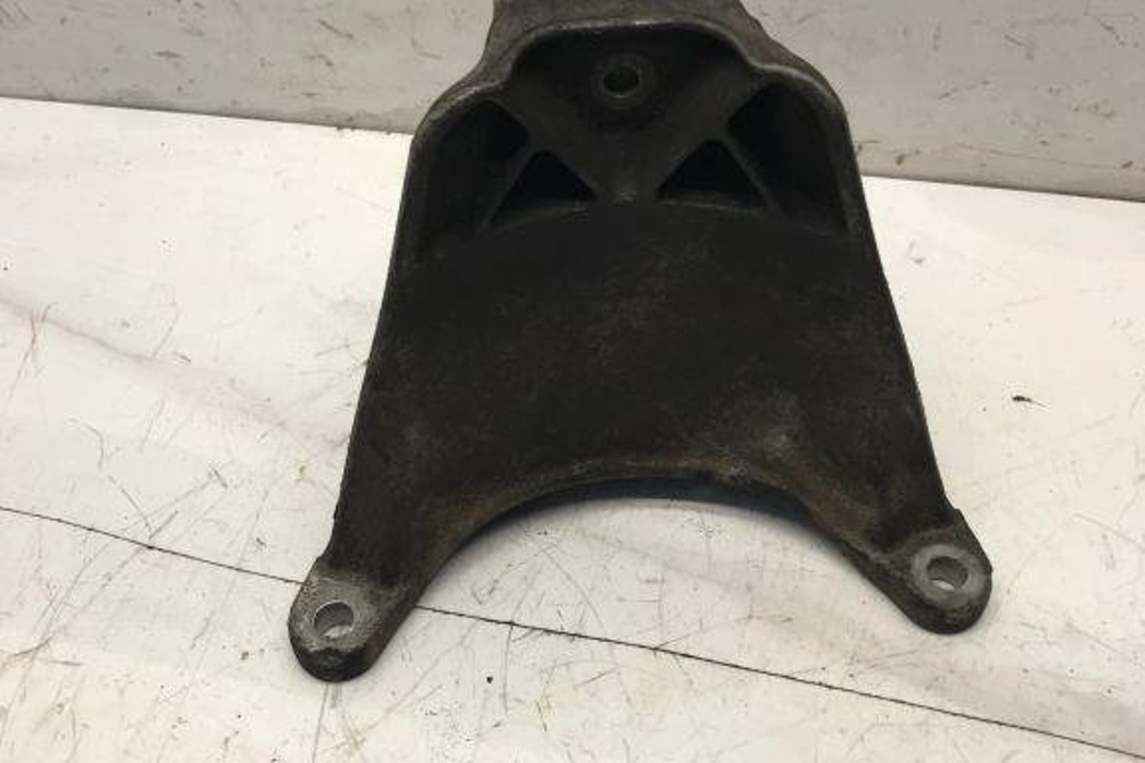 BMW 5 Series E60/E61 (2003-2010) Gearbox Mount Bracket 6761108,2231,24168110 32209292