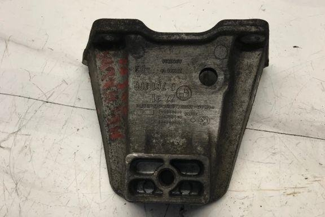 BMW 5 Series E60/E61 (2003-2010) Gearbox Mount Bracket 6761108,2231,24168110 32209292
