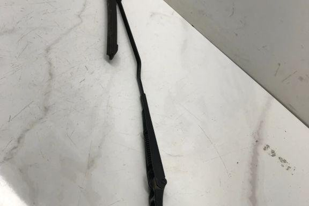 AUDI A5 8T (2007-2016) Priekšējie stikla tīrītāji 8T2955407A 32209404