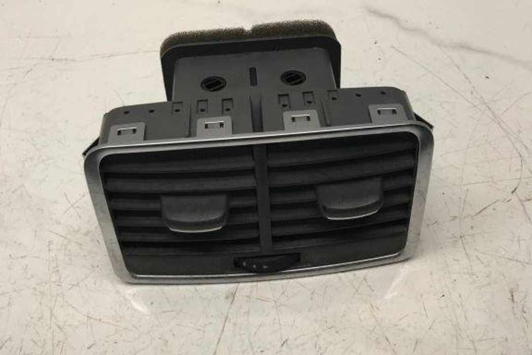 AUDI A6 C6/4F (2004-2011) Vzduchové mriežky stredovej konzoly 4F0819203B 32209842