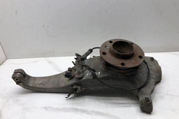 BMW 5 Series F10/F11 (2009-2017) Front Left Wheel Hub 32210374