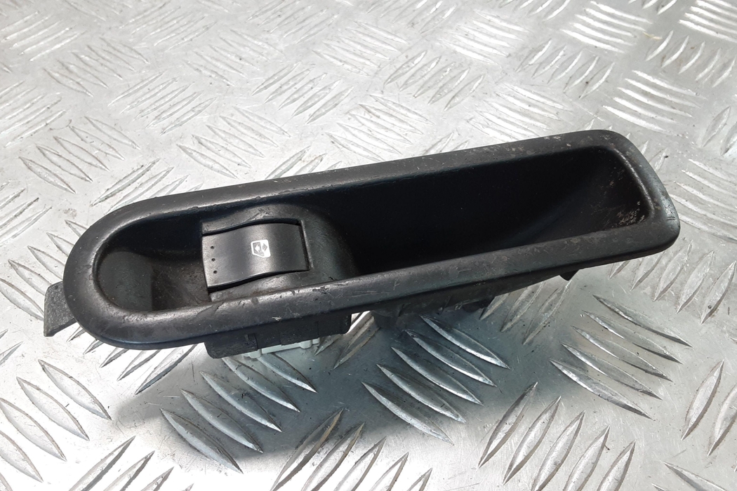 RENAULT Megane 2 generation (2002-2012) Aizmugurējo kreiso durvju loga pacēlāja slēdži 156013870 28381180